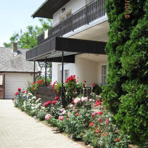 Ilona Apartmanok Balatonboglár エクステリア 写真